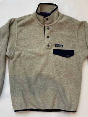 Patagonia Heather Gray Fleece Pullover with Black Trim